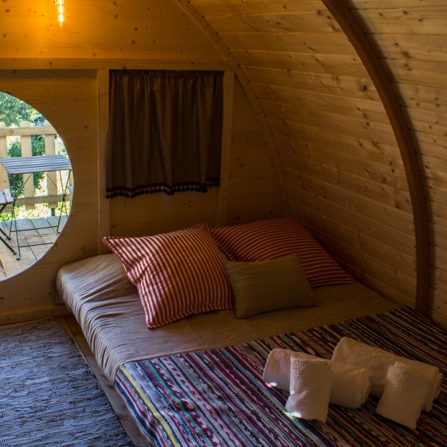 Hobbit House Vermelha - Camping Oleiros