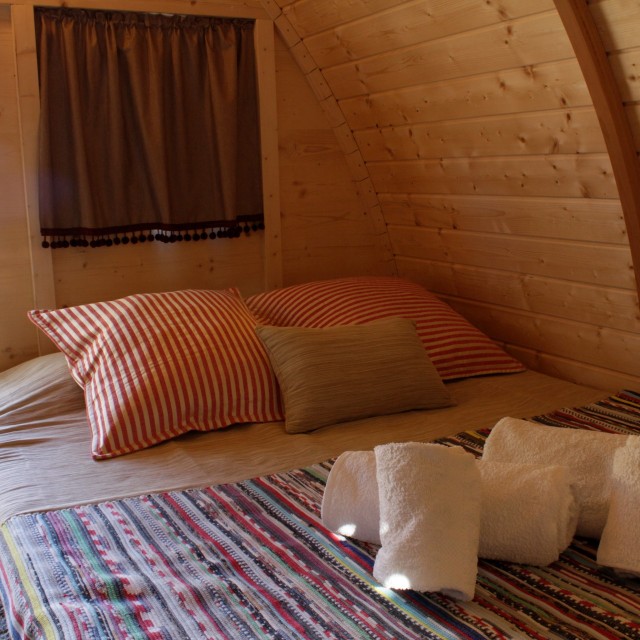 Hobbit House Vermelha - Camping Oleiros