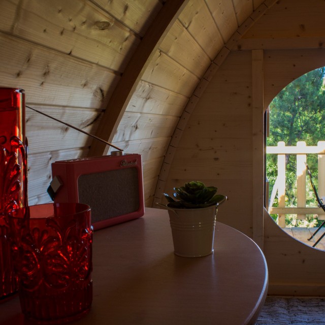 Hobbit House Vermelha - Camping Oleiros