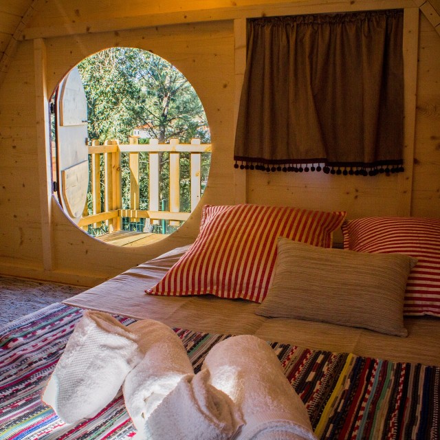 Hobbit House Vermelha - Camping Oleiros