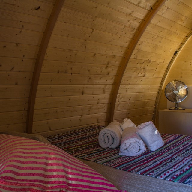 Hobbit House Vermelha - Camping Oleiros