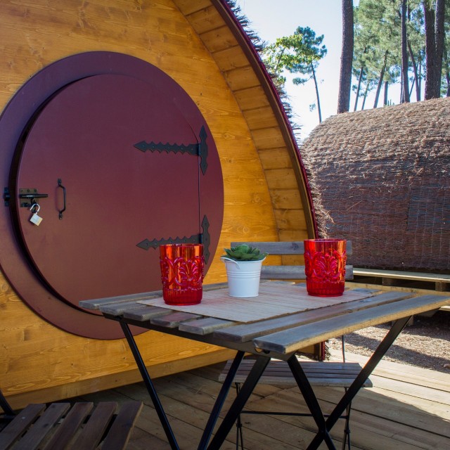 Hobbit House Vermelha - Camping Oleiros