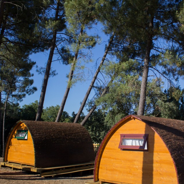 Hobbit House Vermelha - Camping Oleiros