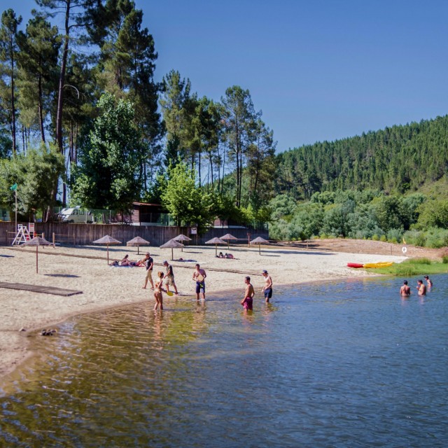 Casa dos Girassóis - Xisto Camping