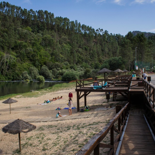 Casa dos Girassóis - Xisto Camping