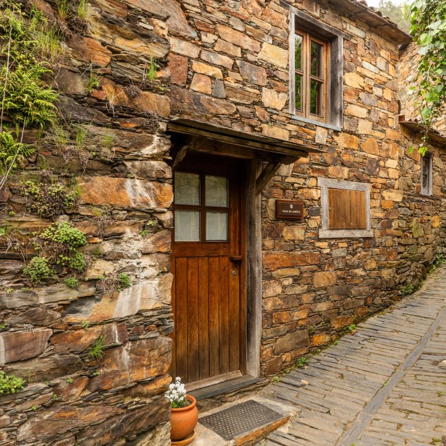 Casa da Janela - Cerdeira - Home for Creativity