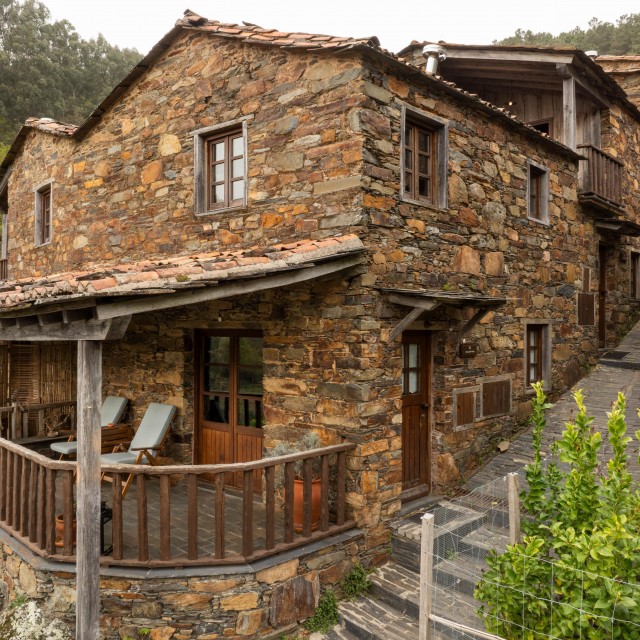 Casa do Vale - Cerdeira - Home for Creativity