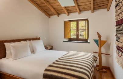 Casa da Janela - Cerdeira - Home for Creativity